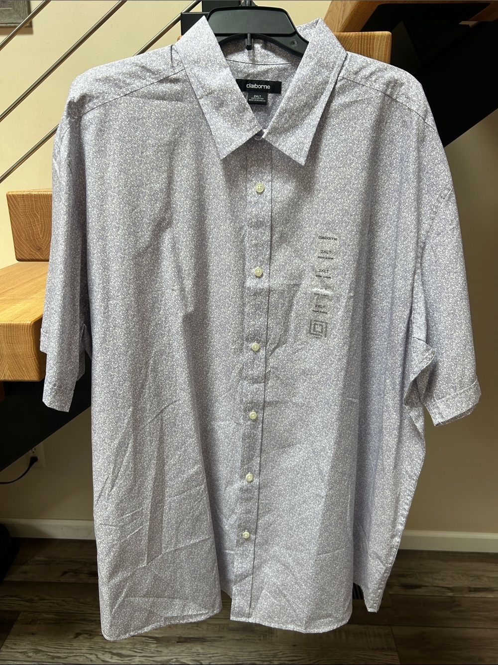 Claiborne Men's Light Gray Short Sleeve Button-Down Shirt with Micro Print
